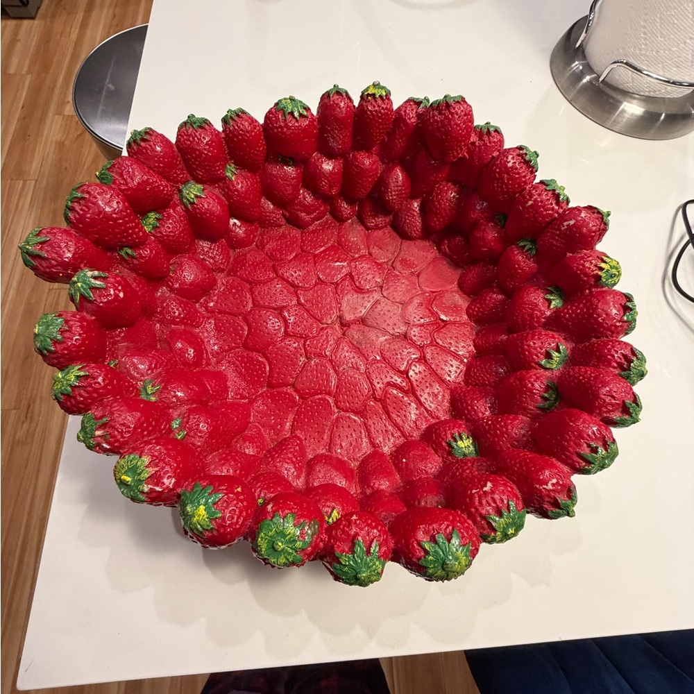 Strawberry Shaped Decorative Bowl Vintage - Picture 2 of 5